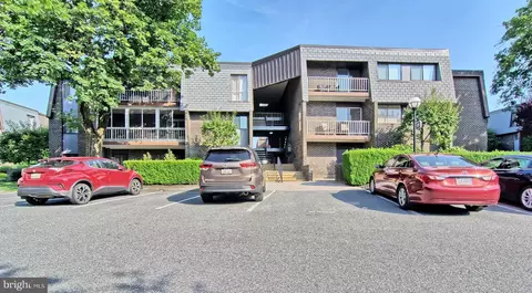 12 Stonehenge Cir #12-5, Pikesville, MD 21208