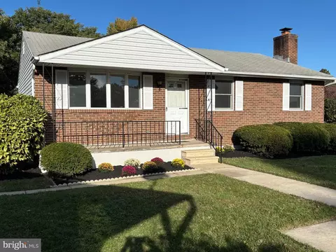 11 Mckenna Ct, Parkville, MD 21234