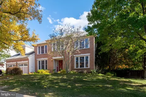 1 Trotting Horse Ct, Catonsville, MD 21228