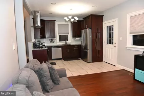 Entry Way - 4306 Belmar Ave, Baltimore, MD 21206 photo 1 of 5
