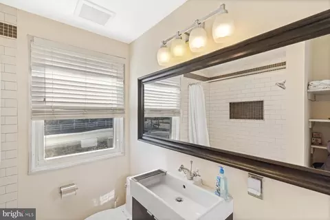 Bath - 708 Edmondson Ave, Baltimore, MD 21201 photo 2 of 2