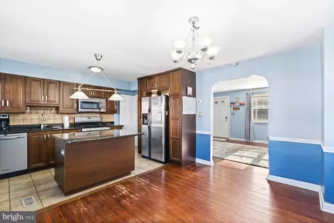 Entry Way - 708 Edmondson Ave, Baltimore, MD 21201 photo 3 of 5