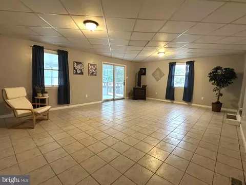 625 New Jersey Ave, Essex, MD 21221 photo 4