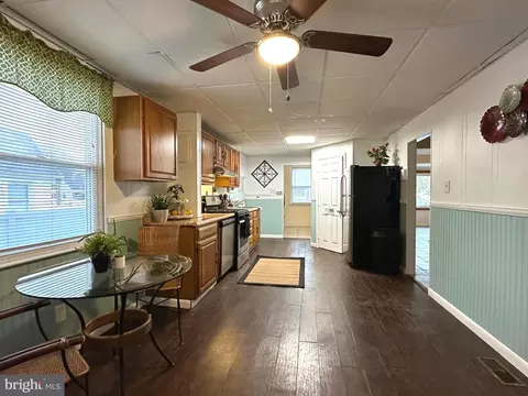 625 New Jersey Ave, Essex, MD 21221 photo 2