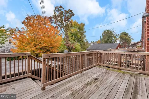 Exterior - 315 Westowne Rd, Baltimore, MD 21229 photo 3 of 6