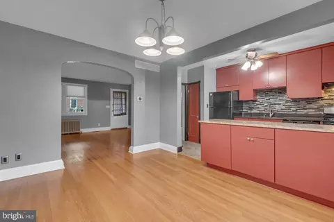 Entry Way - 315 Westowne Rd, Baltimore, MD 21229 photo 2 of 5