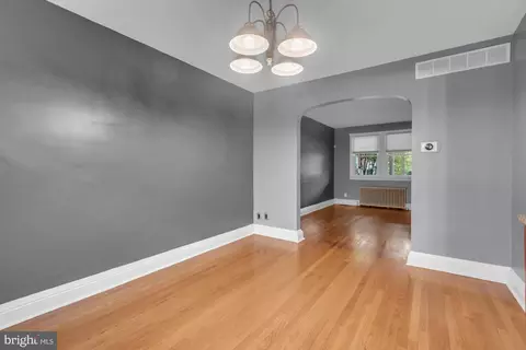 Entry Way - 315 Westowne Rd, Baltimore, MD 21229 photo 3 of 5