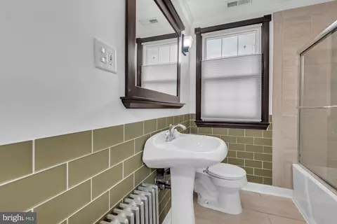 Bath - 315 Westowne Rd, Baltimore, MD 21229 photo 1 of 5