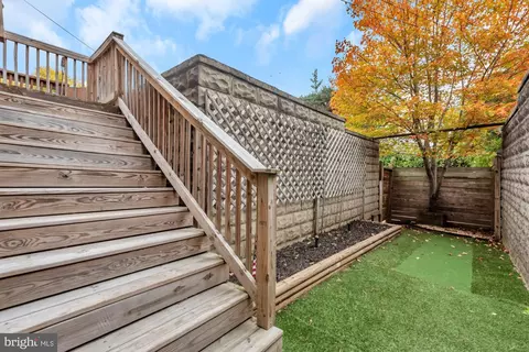 Exterior - 315 Westowne Rd, Baltimore, MD 21229 photo 4 of 6