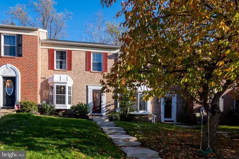 17 Six Notches Ct, Baltimore, MD 21228
