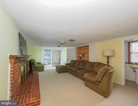 1108 Hampton Garth Garth, Towson, MD 21286 photo 41