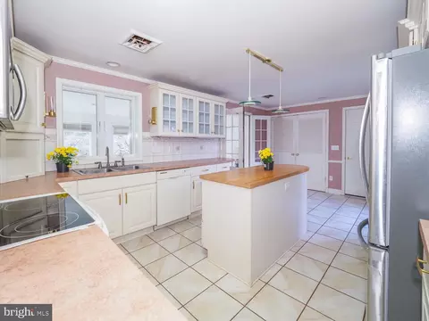 1108 Hampton Garth Garth, Towson, MD 21286 photo 23