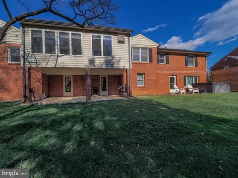 1108 Hampton Garth Garth, Towson, MD 21286 photo 5