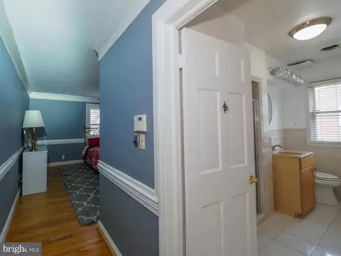1108 Hampton Garth Garth, Towson, MD 21286 photo 13