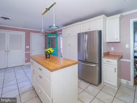 1108 Hampton Garth Garth, Towson, MD 21286 photo 26