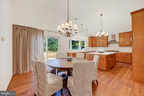 Dining - 4 Midcrest Ct, Towson, MD 21286 photo 4 of 5
