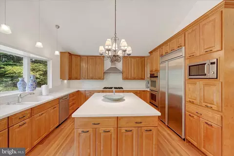 Kitchen - 4 Midcrest Ct, Towson, MD 21286 photo 3 of 6