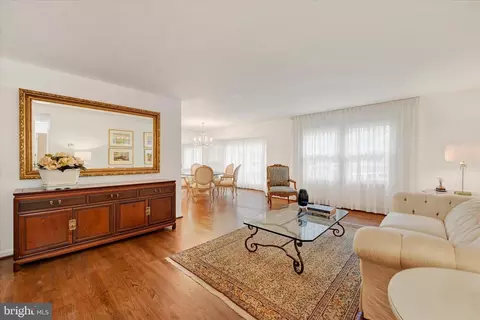 Living - 4 Midcrest Ct, Towson, MD 21286 photo 1 of 5