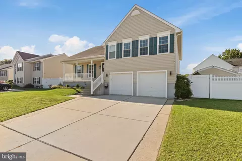 Exterior - 5 Snug Lagoon Ct, Middle River, MD 21220 photo 2 of 7