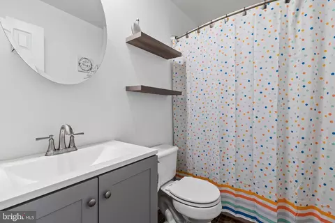 Bath - 5 Snug Lagoon Ct, Middle River, MD 21220 photo 2 of 3