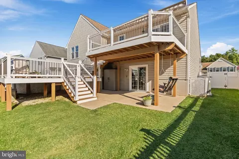 Exterior - 5 Snug Lagoon Ct, Middle River, MD 21220 photo 4 of 7