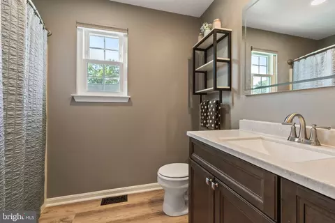 Bath - 5 Snug Lagoon Ct, Middle River, MD 21220 photo 1 of 3