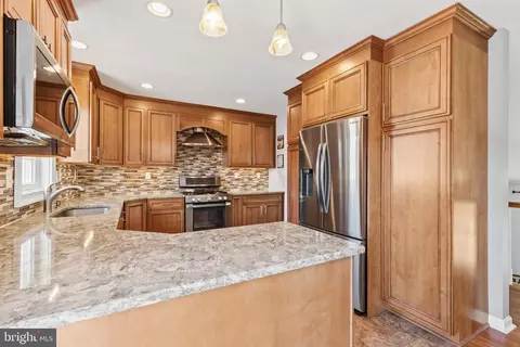 Kitchen - 5 Snug Lagoon Ct, Middle River, MD 21220 photo 1 of 3