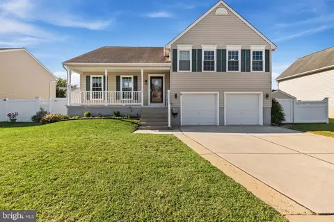 5 Snug Lagoon Ct, Middle River, MD 21220