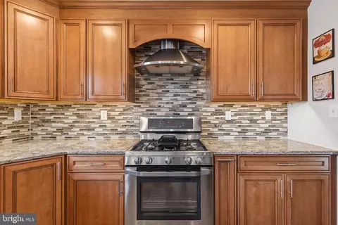 Kitchen - 5 Snug Lagoon Ct, Middle River, MD 21220 photo 2 of 3