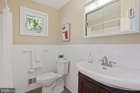 Bath - 6204 Scranton Rd, Rosedale, MD 21237 photo 1 of 2