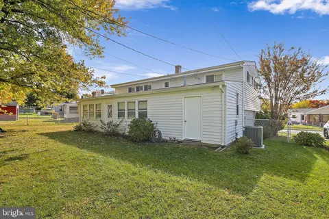 Exterior - 6204 Scranton Rd, Rosedale, MD 21237 photo 2 of 4