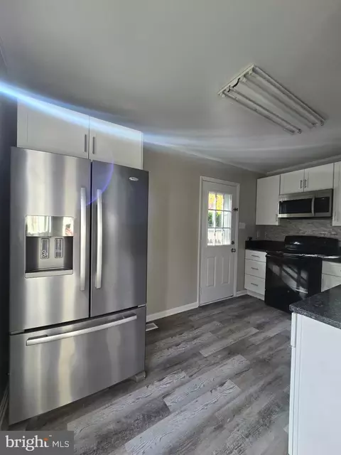 Entry Way - 8200 Mitnick Rd, Nottingham, MD 21236 photo 1 of 6