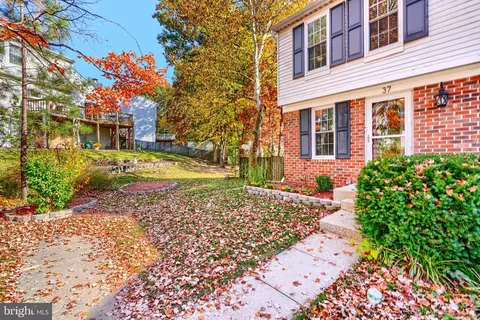 37 Dallington Ct, Perry Hall, MD 21128 photo 2