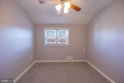 Bedroom - 1953 Wareham Rd, Dundalk, MD 21222 photo 4 of 6