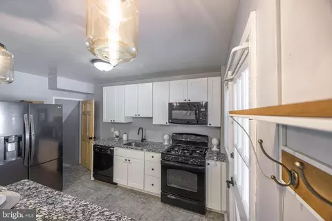 Kitchen - 1953 Wareham Rd, Dundalk, MD 21222 photo 2 of 2