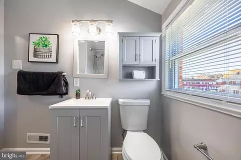 Bath - 1953 Wareham Rd, Dundalk, MD 21222 photo 3 of 7