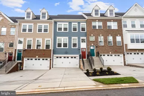 516 Downswing Rd, Pikesville, MD 21208