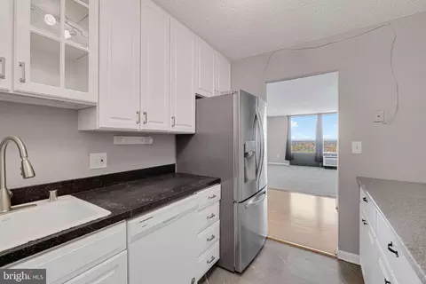Kitchen - 205 E Joppa Rd #1902, Towson, MD 21286 photo 3 of 3