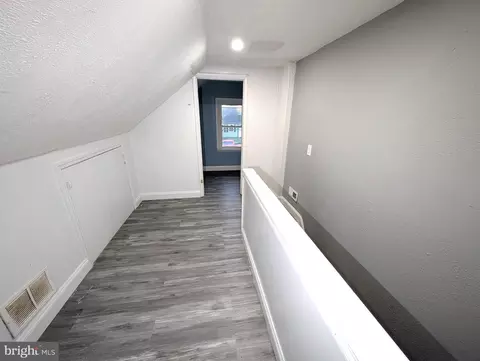 Entry Way - 8102 Cornwall Rd, Dundalk, MD 21222 photo 6 of 7