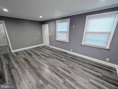 Entry Way - 8102 Cornwall Rd, Dundalk, MD 21222 photo 1 of 7