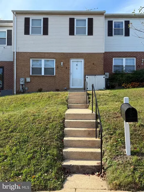 40 Kintore Ct, Parkville, MD 21234