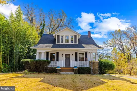 19 Pleasant Hill Rd, Owings Mills, MD 21117