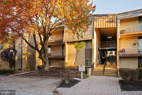 3203 Old Post Dr #1, Pikesville, MD 21208