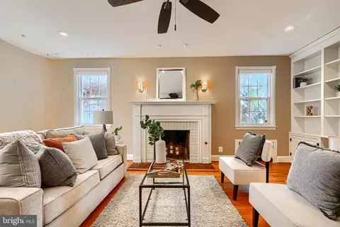 100 Dunkirk Rd, Baltimore, MD 21212 photo 2