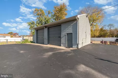Exterior - 2703 Sparrows Point Rd, Sparrows Point, MD 21219 photo 4 of 6