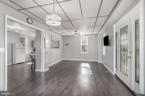 Entry Way - 2703 Sparrows Point Rd, Sparrows Point, MD 21219 photo 1 of 5