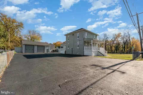 Exterior - 2703 Sparrows Point Rd, Sparrows Point, MD 21219 photo 3 of 6