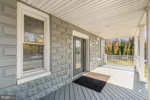 Exterior - 2703 Sparrows Point Rd, Sparrows Point, MD 21219 photo 2 of 6