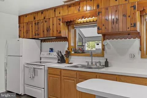 Kitchen - 6913 River Drive Rd, Sparrows Point, MD 21219 photo 6 of 6