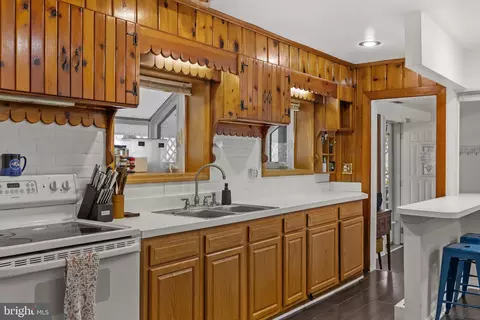 Kitchen - 6913 River Drive Rd, Sparrows Point, MD 21219 photo 2 of 6